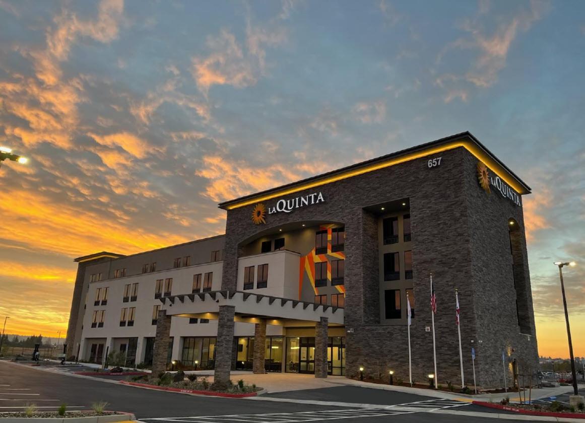 La Quinta Inn And Suites By Wyndham Линкольн Экстерьер фото