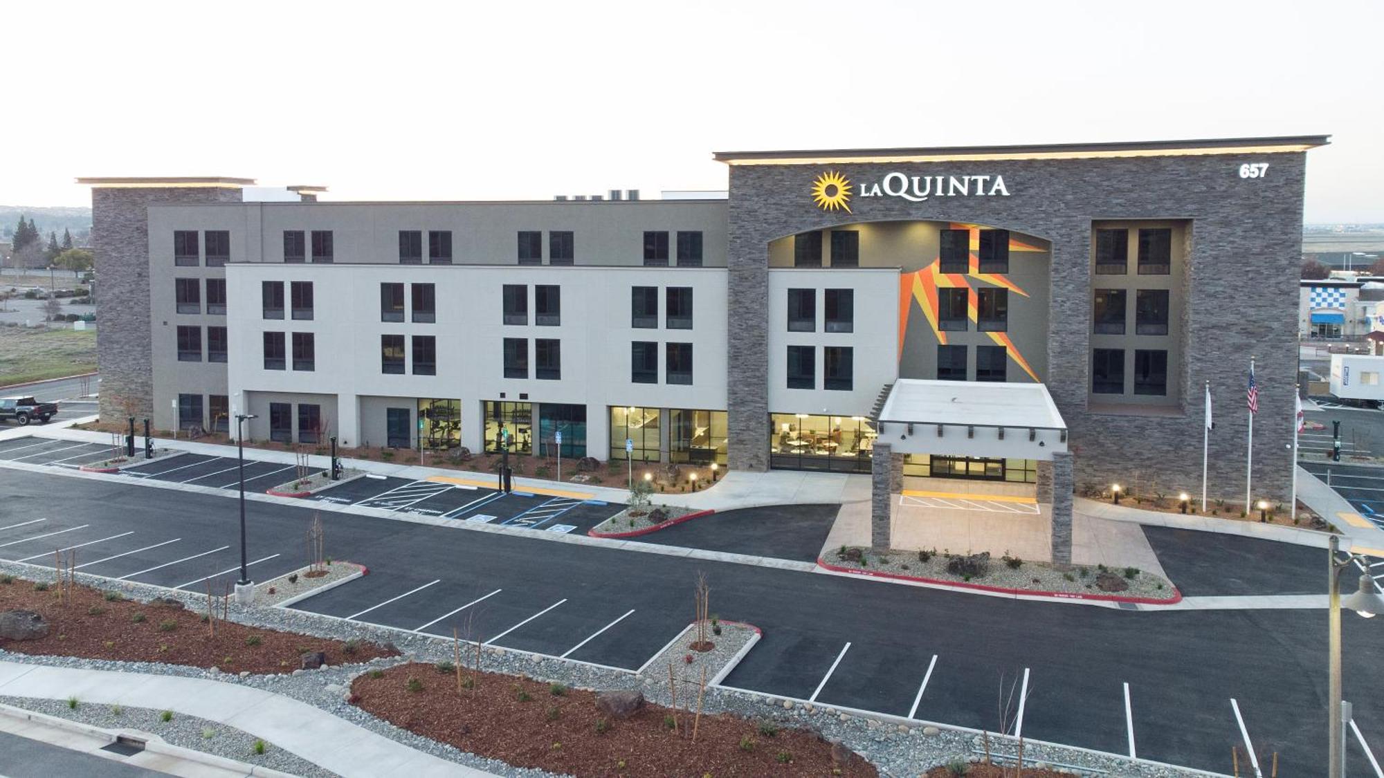 La Quinta Inn And Suites By Wyndham Линкольн Экстерьер фото
