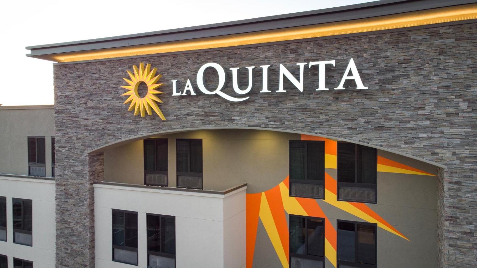 La Quinta Inn And Suites By Wyndham Линкольн Экстерьер фото